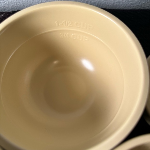 5pc Vintage Light  Yellow/beige melamine  Nesting Measuring Bowl Set 1/4-2 Cups - Picture 4 of 7